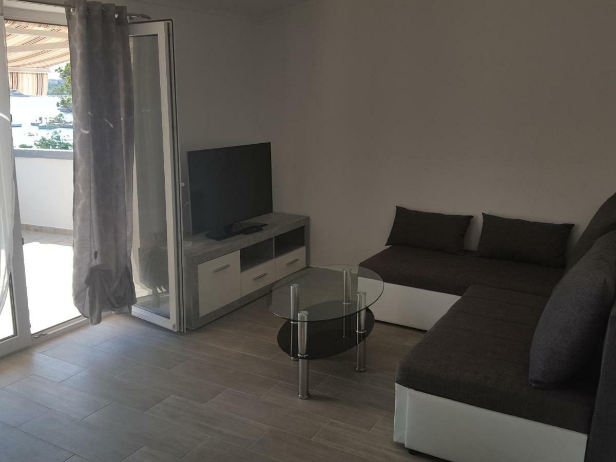 Apartmani Slavica Rab Town Bagian luar foto