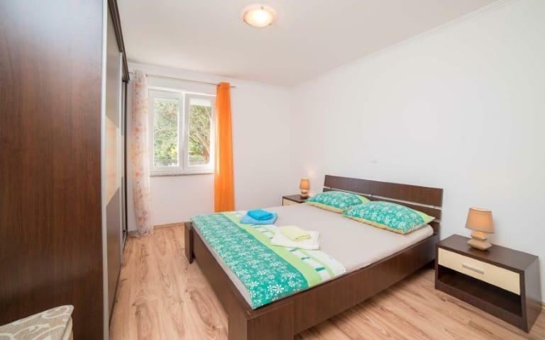 Apartmani Slavica Rab Town Bagian luar foto