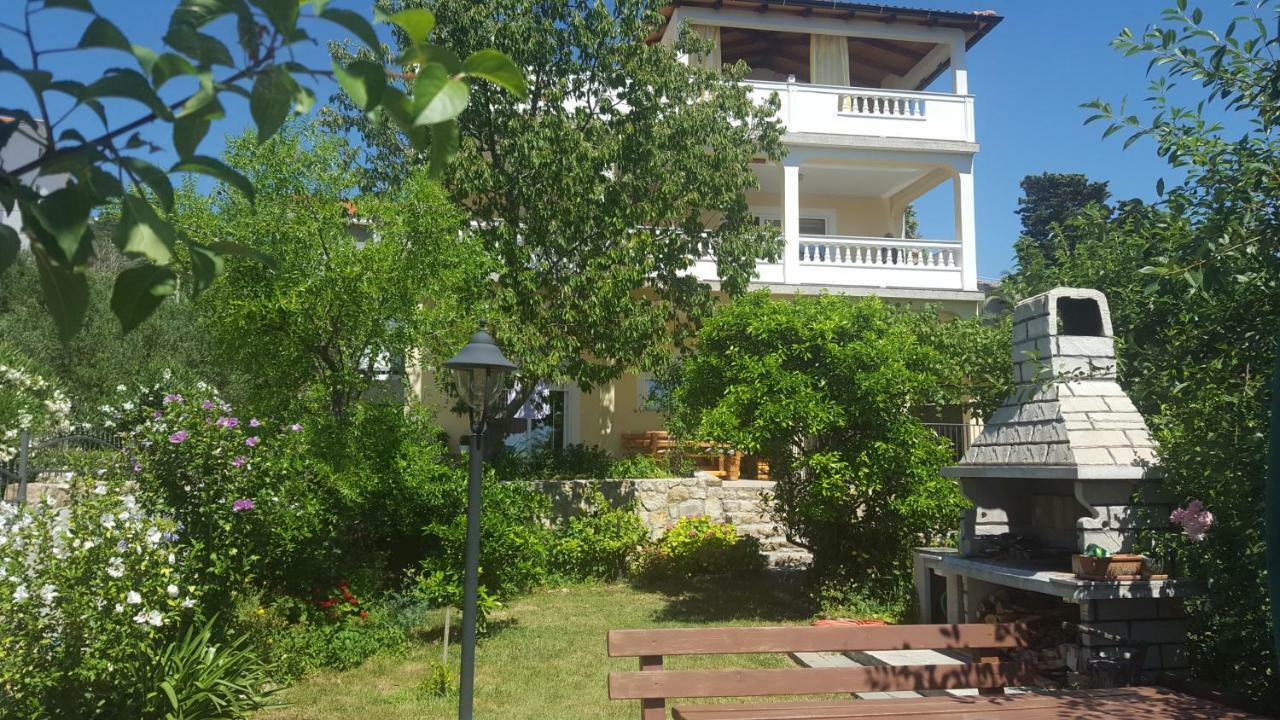 Apartmani Slavica Rab Town Bagian luar foto