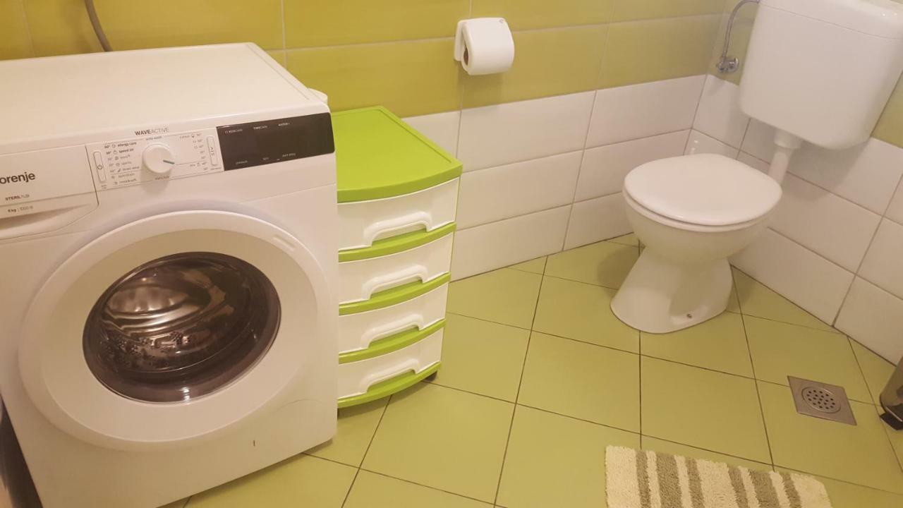Apartmani Slavica Rab Town Bagian luar foto
