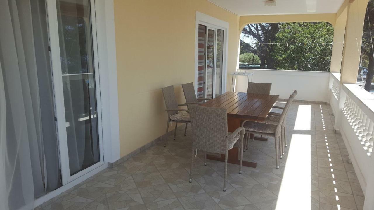 Apartmani Slavica Rab Town Bagian luar foto
