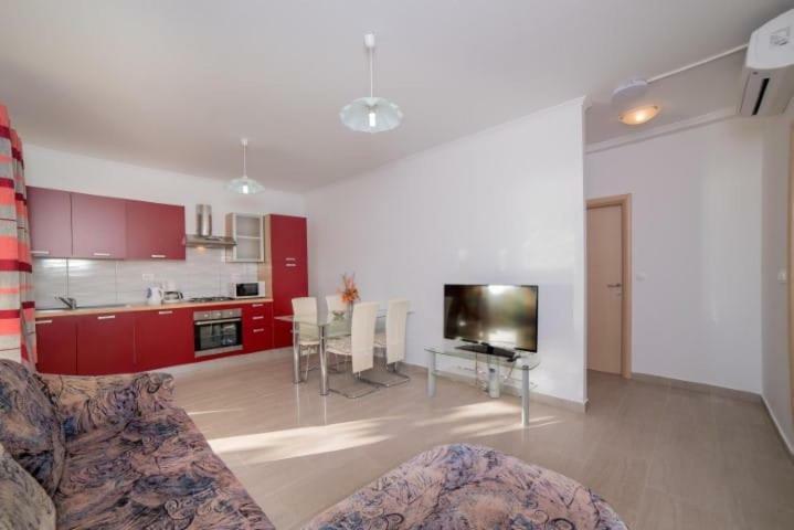 Apartmani Slavica Rab Town Bagian luar foto